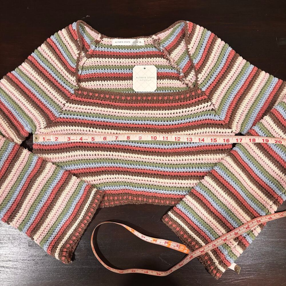 Altar’d State NWT Layla Striped Crochet Cropped Sweater Top M boho festival - Picture 4 of 5